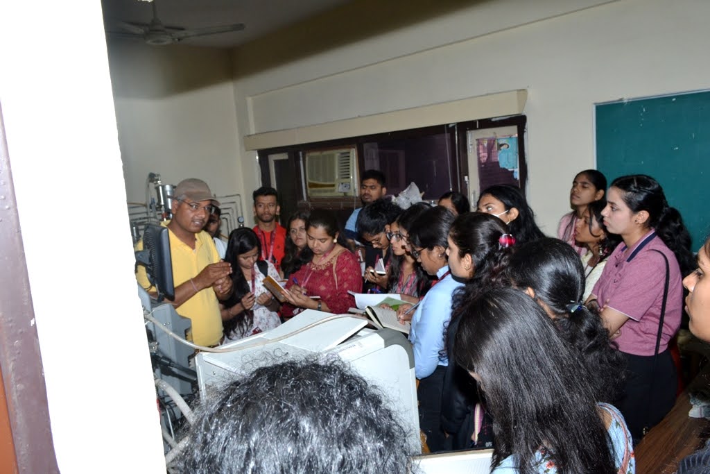 Educational Visit of students of School of Biotechnology and Bioinformatics